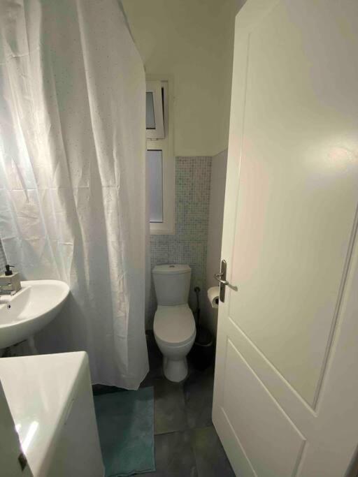 Charming House In Central Athena Bagian luar foto